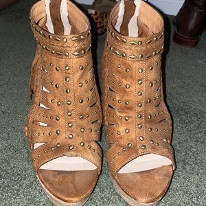 Not Rated wedges